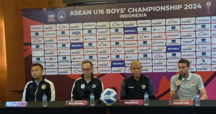 Empat-pelatih-grup-A-Piala-AFF-U-16-saat-konferensi-pers-di-Solo-Paragon-Hotel