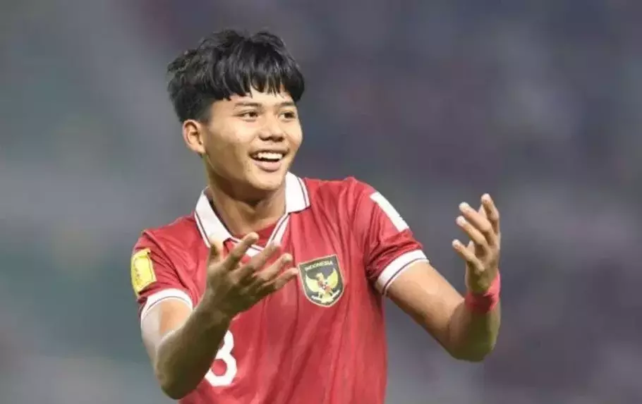 Pesepak bola Timnas Indonesia Arkhan Kaka Putra Purwanto meluapkan kegembiraannya seusai mencetak gol ke gawang Timnas Panama pada pertandingan penyisihan Grup A Piala Dunia U-17 2023 di Stadion Gelora Bung Tomo (GBT), Surabaya, Jawa Timur, Senin 13 November 2023.  - (ANTARA /Ari Bowo Sucipto)